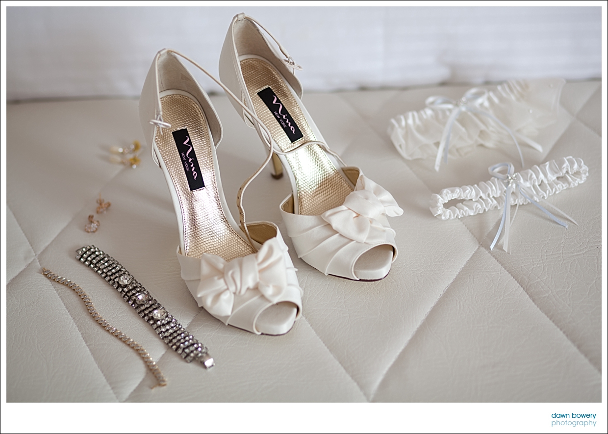 destination wedding photographer shoes jewellary